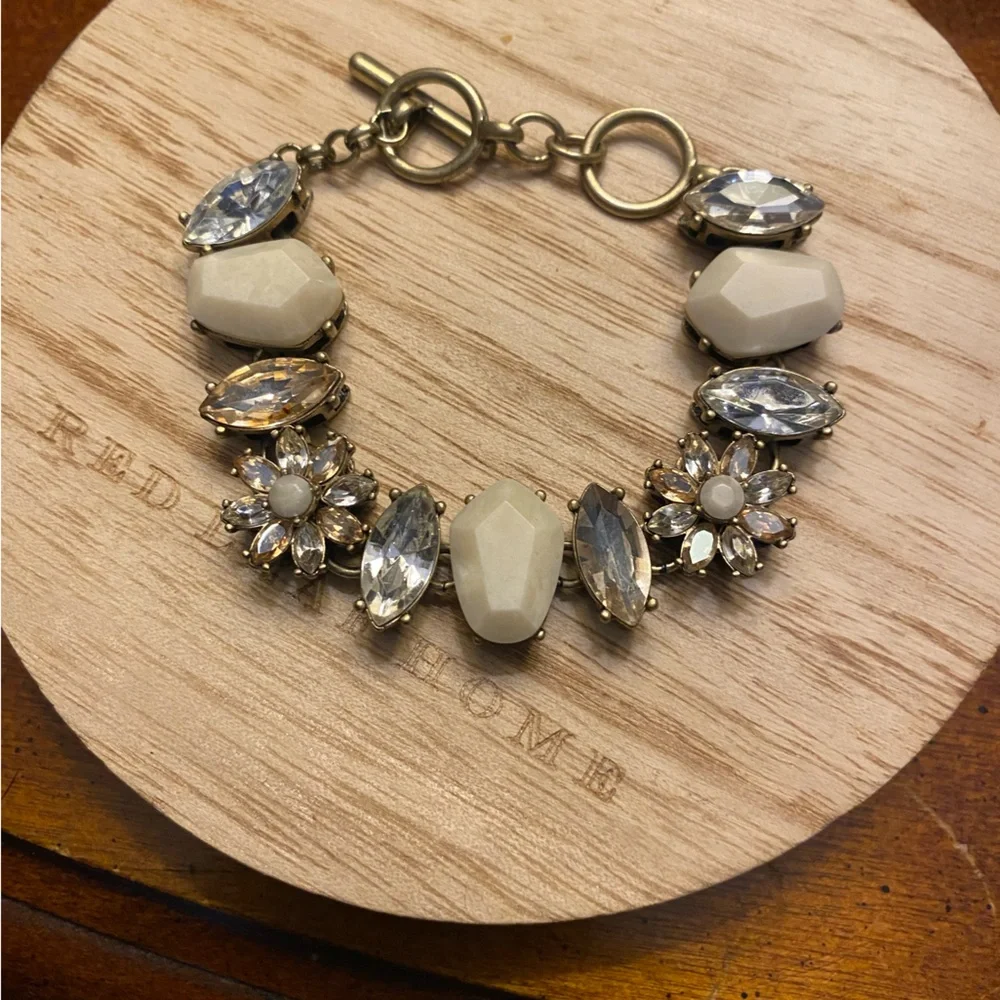 Chloe & Isabel Gardenia Bracelet - Picture 6 of 8